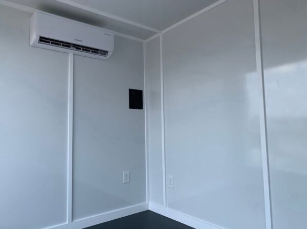 20FT CONTAINER WITH DOUBLE WINDOW